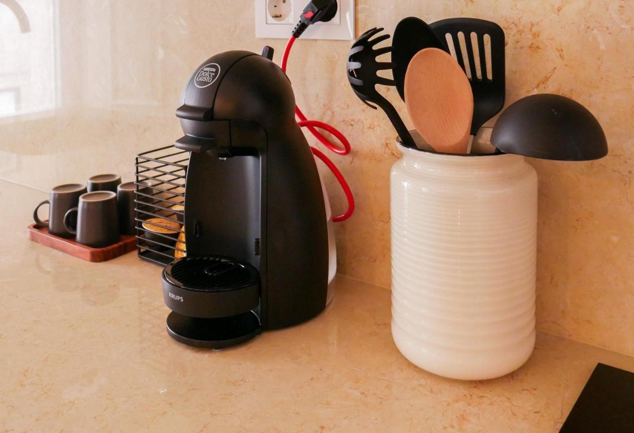 Appartement Sunny And Stylish - 11 Min To The Center Lissabon